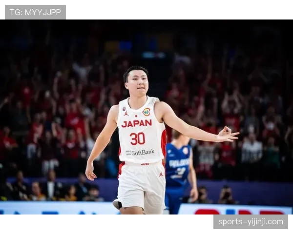 日本队富永启生遭重点盯防,无球跑动受制影响外线火力